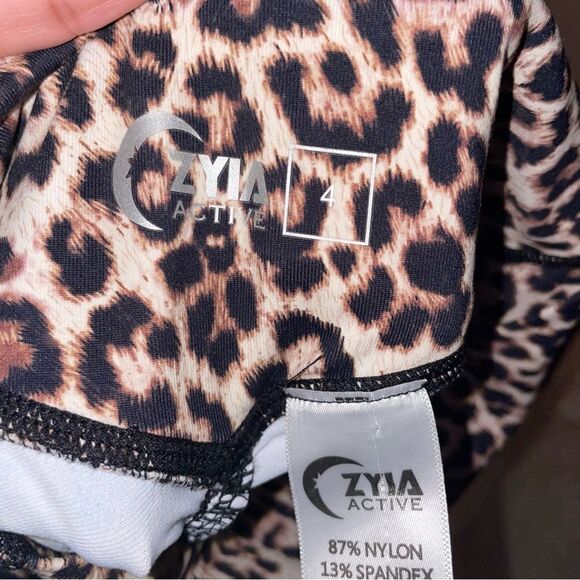 ZYIA Active Wear Leopard Print Scrunch Butt 7/8 legging Size 4 - Picture 6 of 6